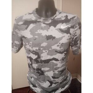 Nike The Nike Tee Dri-Fit Gray Camouflage Short Sleeve Tee T-Shirt Men’s Small S